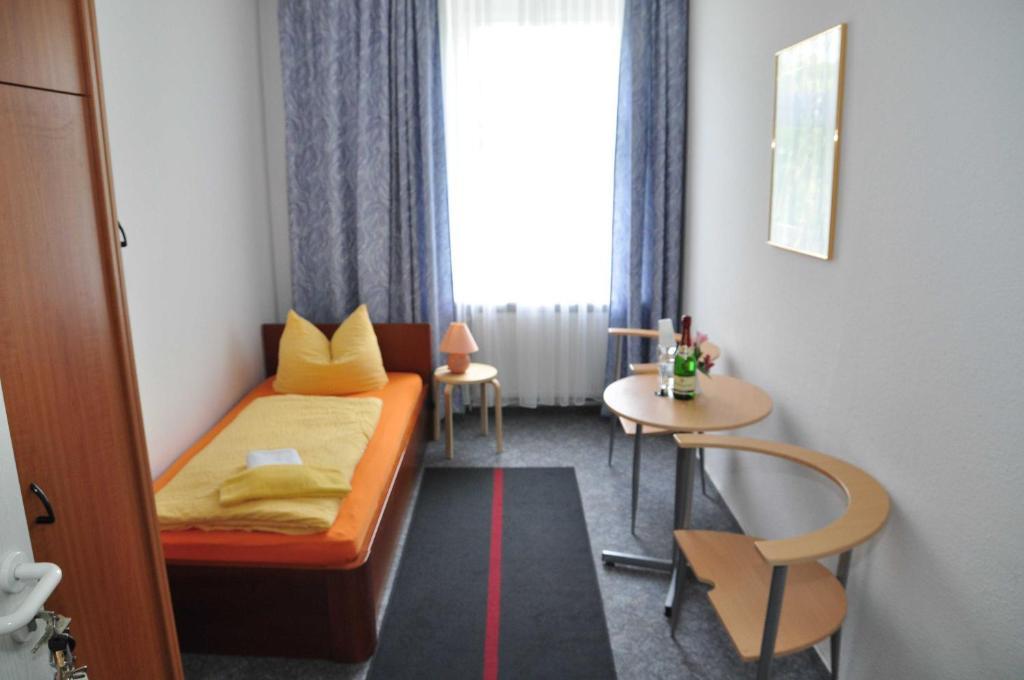 Pension Leipzig Georgplatz Szoba fotó